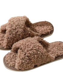 FEET RETREAT SLIPPERS