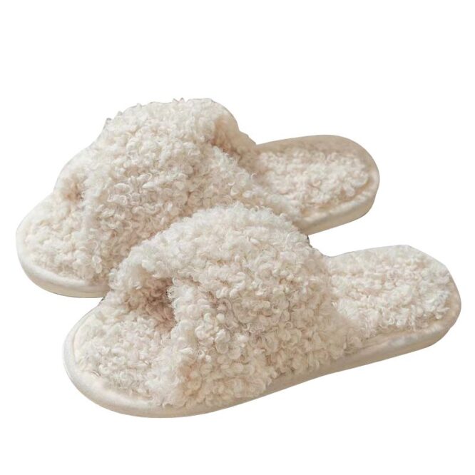 FEET RETREAT SLIPPERS