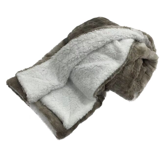 FAUX FUR ELEGANCE